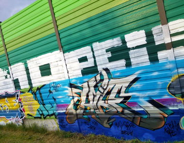 Graffiti Bombing - Photo by HideHauer - tcs, bz (2013)