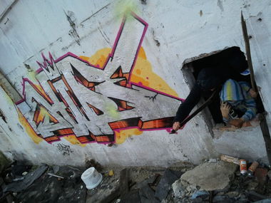 Graffiti Bombing - Photo by HideHauer - bz, tcs, hide (2011)