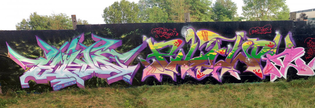 Graffiti Wall - Photo by HideHauer - hide, beser, ong (2014)