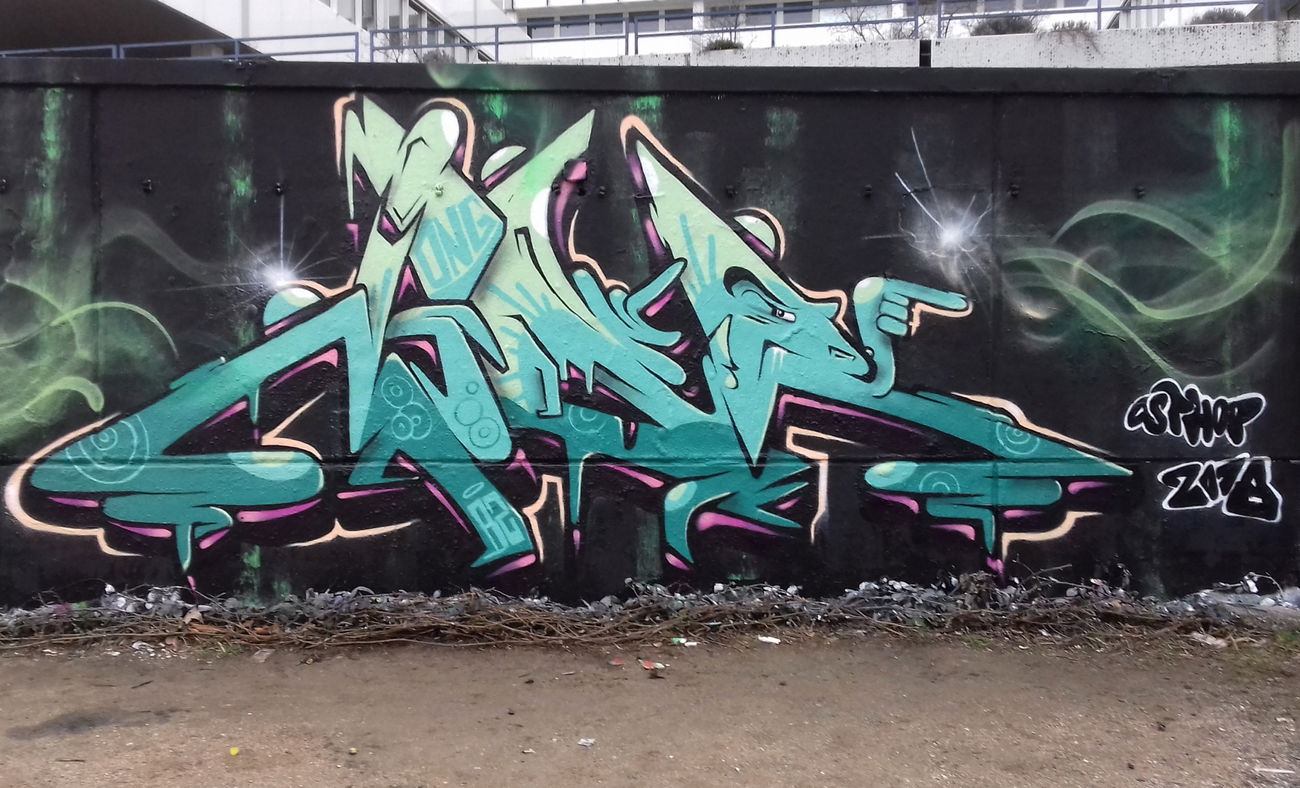 Graffiti Wall - Photo by HideHauer - hide, hauer, tapefabrik (2018)