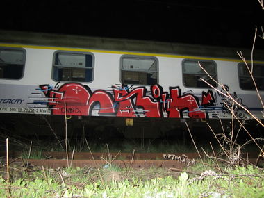 Graffiti Train - Photo by Hilary90 - cnb