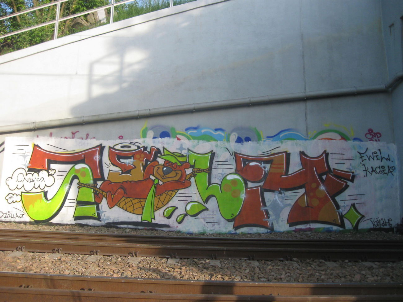 Graffiti Wall - Photo by Hilary90 - cnb