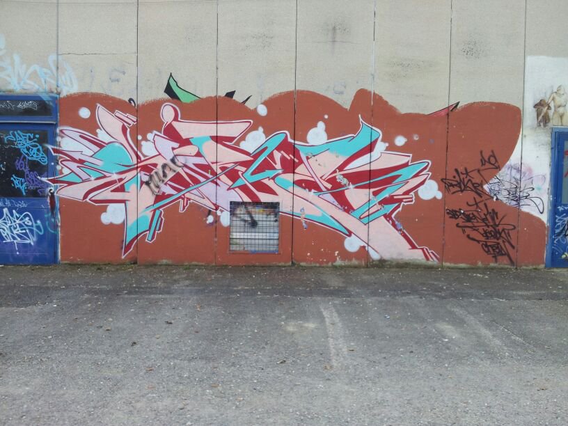 Graffiti Wall in Rome - Photo by HillsHaveStyles - Rom