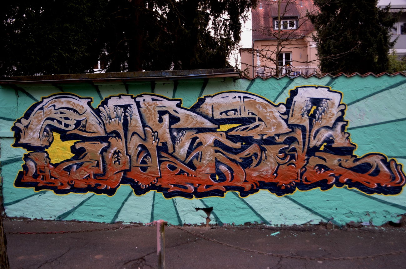 Graffiti Wall in Darmstadt - Photo by Hinton123 - check, chek, chur (2015)