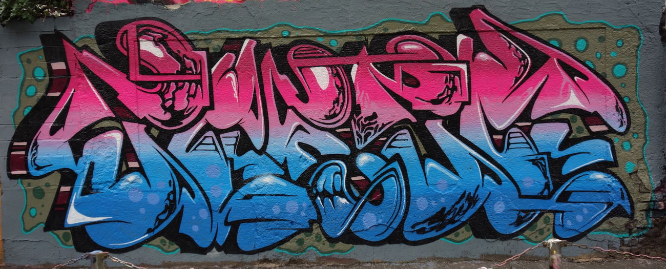 Graffiti Wall - Photo by Hinton123 - check, chek