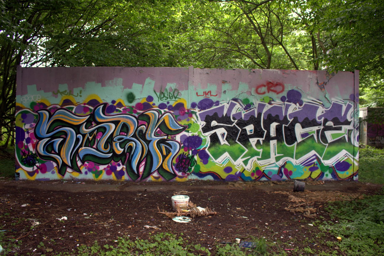 Graffiti Wall - Photo by Hitzerot