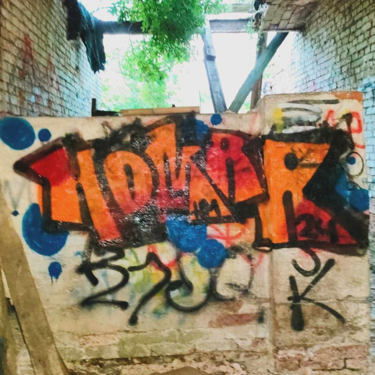 Graffiti Wall - Photo by HoMaR