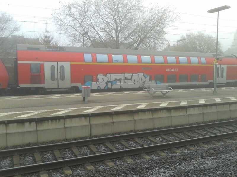 Graffiti Train - Photo by HoWi_OnE - wit, pit, gbr