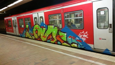 Graffiti Train - Photo by Hobbyspotter