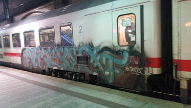 Graffiti Train - Photo by Hobbyspotter