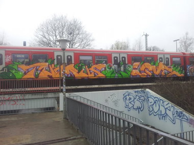 Graffiti Train - Photo by Hobbyspotter (2014)