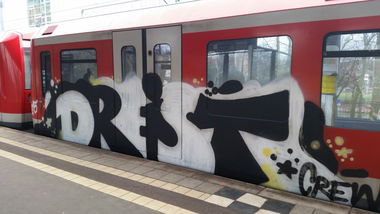 Graffiti Train - Photo by Hobbyspotter