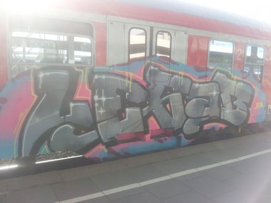 Graffiti Train - Photo by Hobbyspotter (2014)