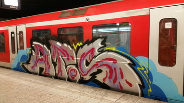 Graffiti Train - Photo by Hobbyspotter (2015)