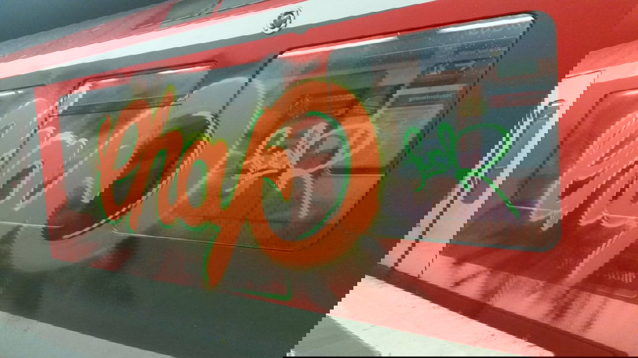 Graffiti Train - Photo by Hobbyspotter