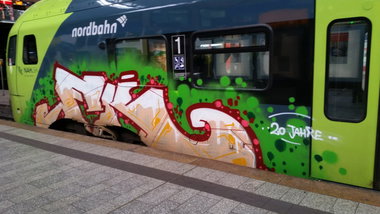 Graffiti Train - Photo by Hobbyspotter