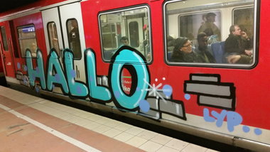 Graffiti Train - Photo by Hobbyspotter (2015)