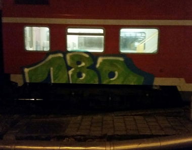 Graffiti Train - Photo by Hobbyspotter