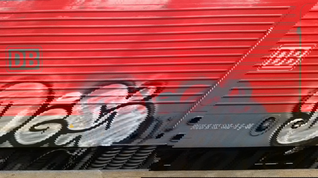 Graffiti Train - Photo by Hobbyspotter (2015)