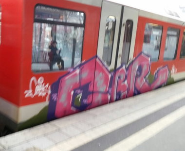 Graffiti Train - Photo by Hobbyspotter