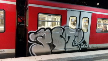 Graffiti Train - Photo by Hobbyspotter