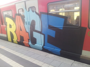 Graffiti Train - Photo by Hobbyspotter - 2014