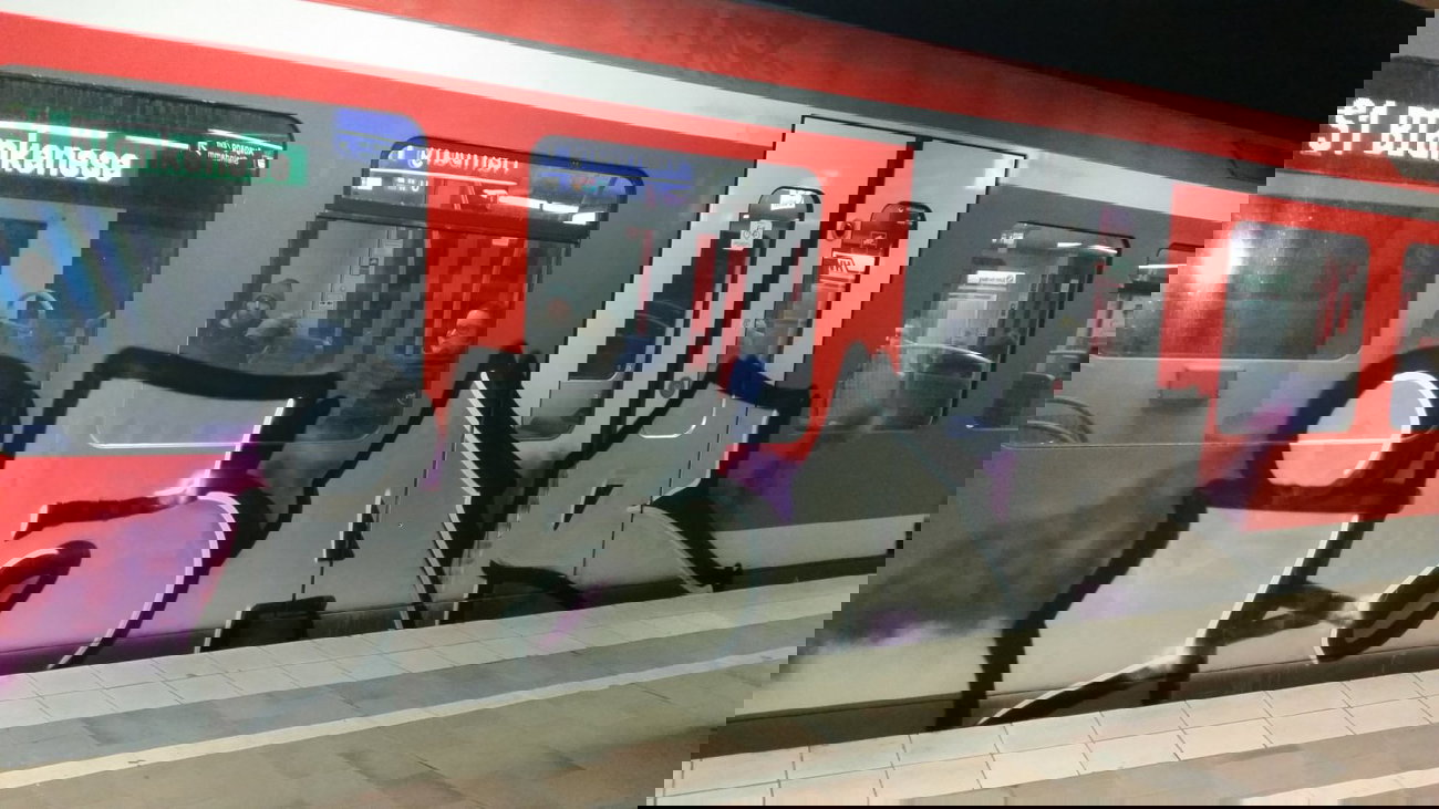 Graffiti Train - Photo by Hobbyspotter