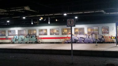 Graffiti Train - Photo by Hobbyspotter