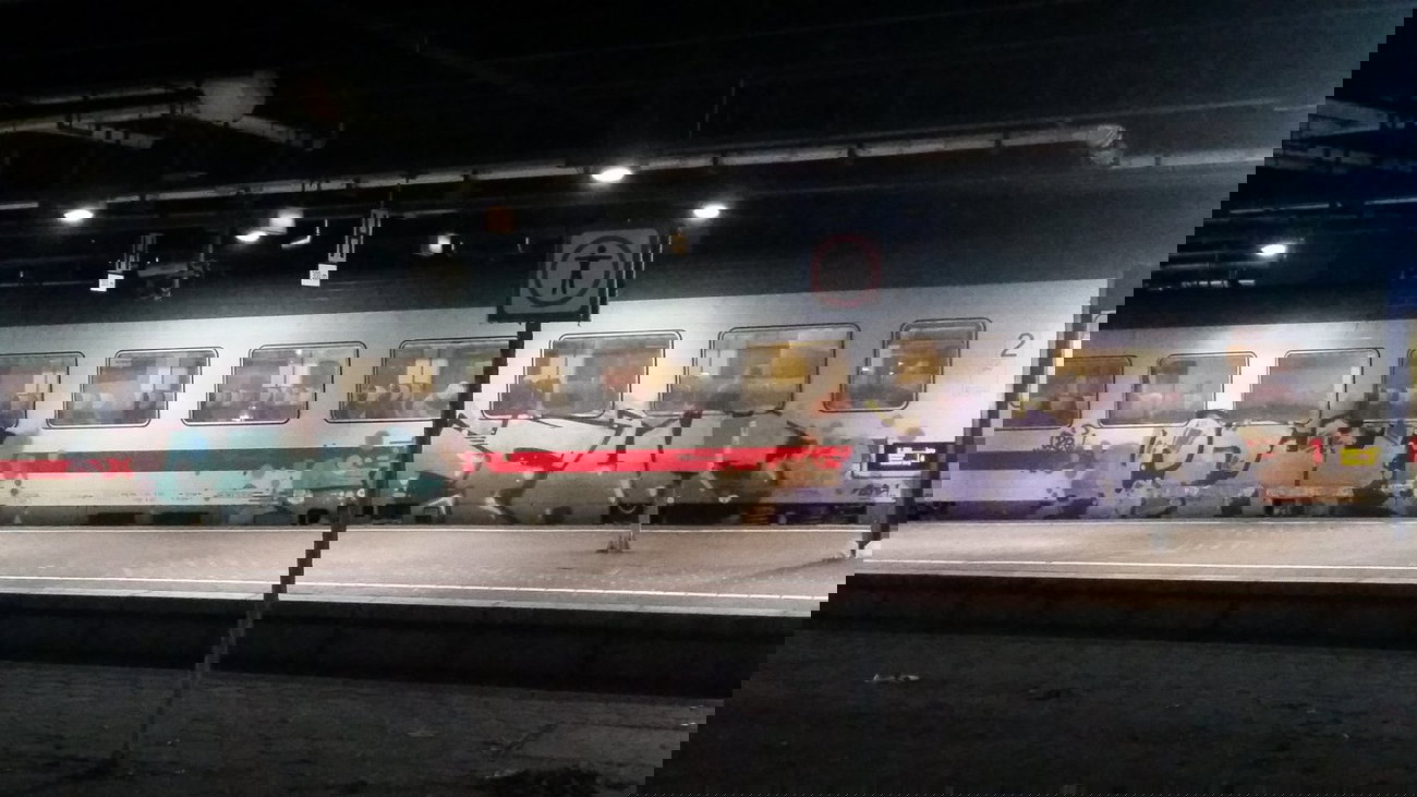 Graffiti Train - Photo by Hobbyspotter