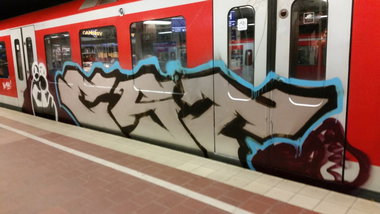 Graffiti Train - Photo by Hobbyspotter (2015)