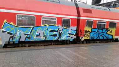 Graffiti Train - Photo by Hobbyspotter