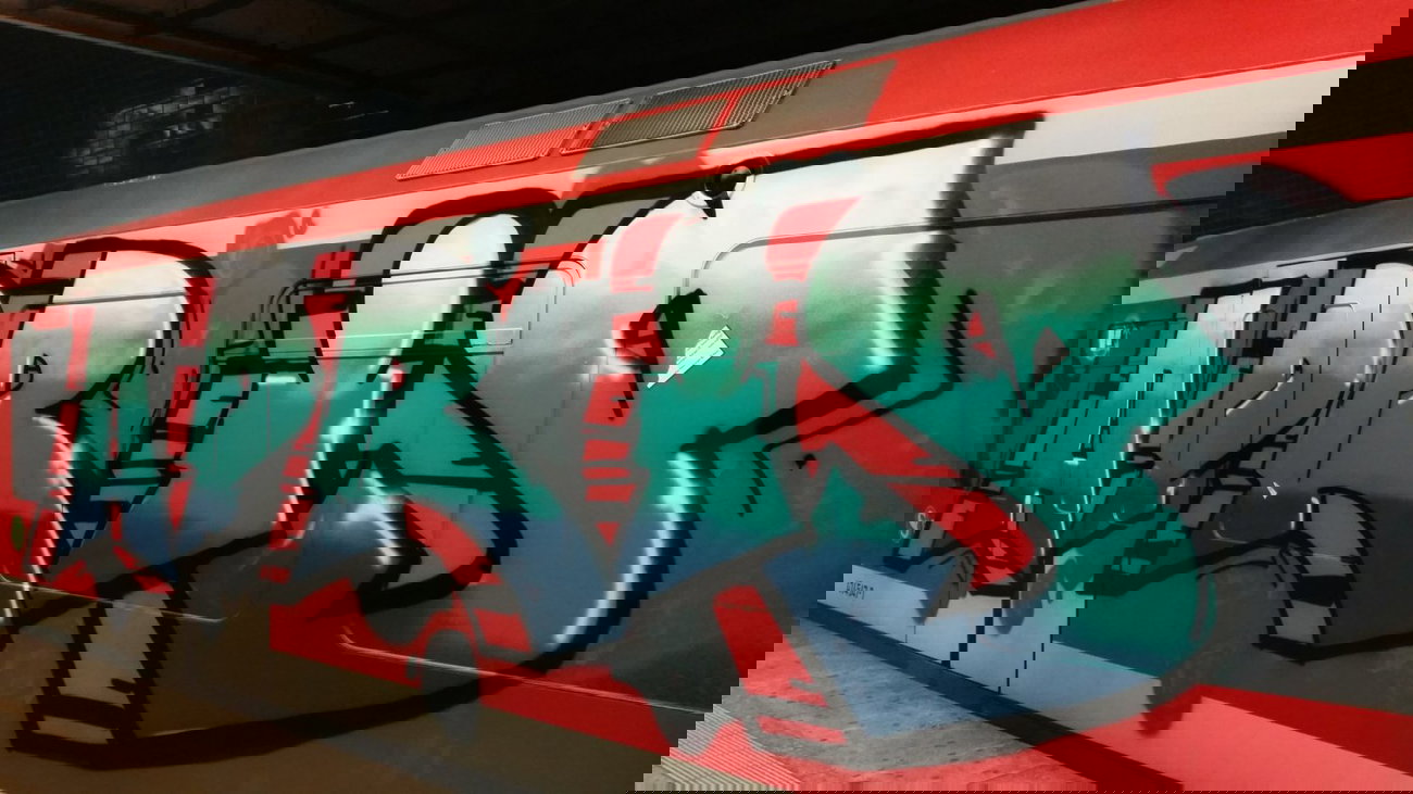 Graffiti Train - Photo by Hobbyspotter