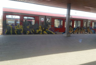 Graffiti Train - Photo by Hobbyspotter