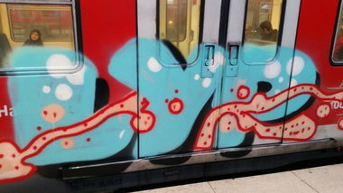 Graffiti Train - Photo by Hobbyspotter (2015)