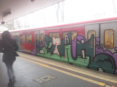 Graffiti Train - Photo by Hobbyspotter (2014)