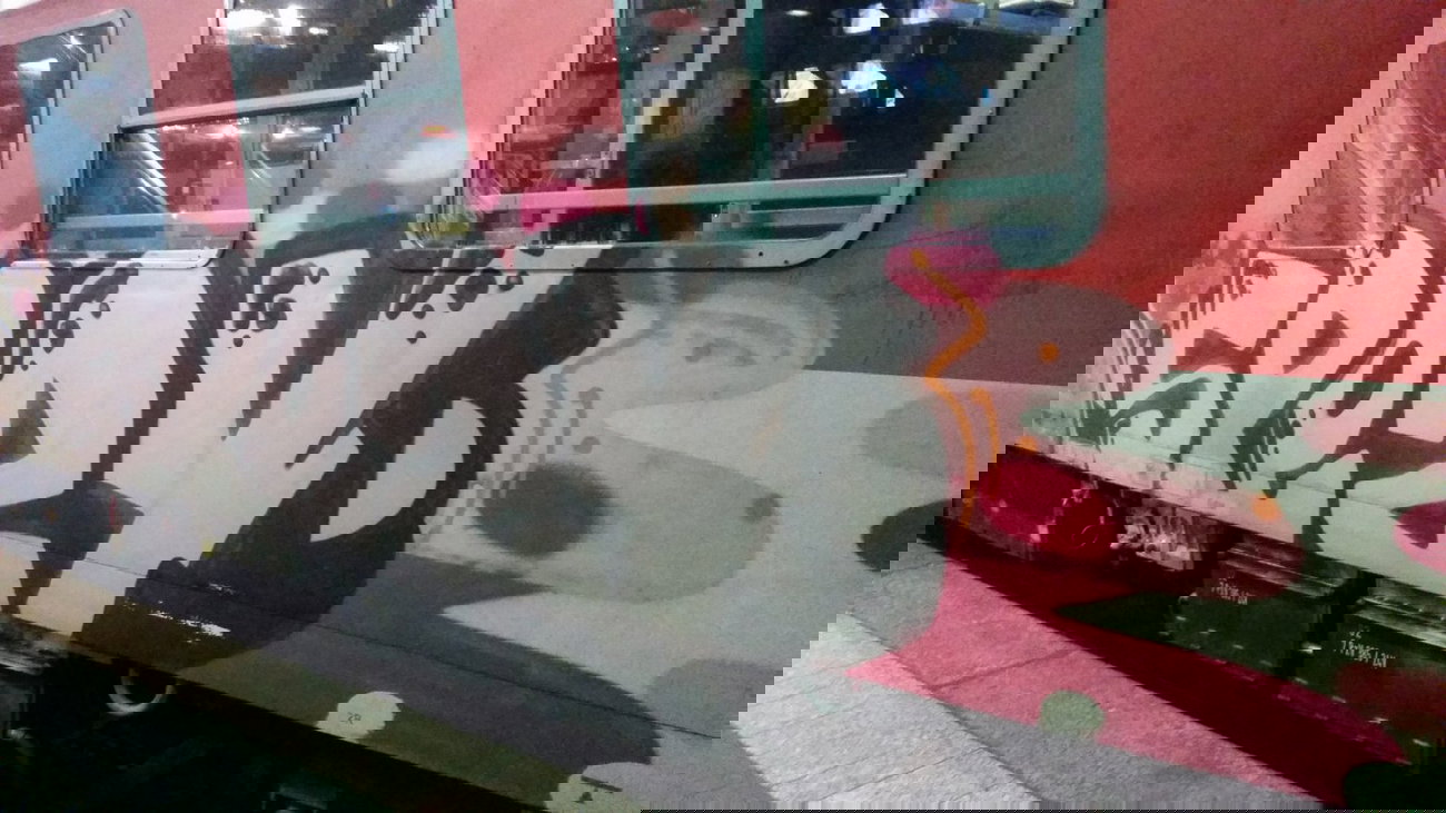 Graffiti Train - Photo by Hobbyspotter