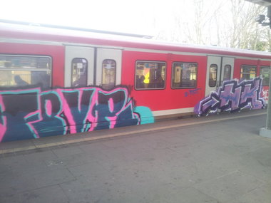 Graffiti Train - Photo by Hobbyspotter (2014)