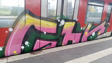 Graffiti Train - Photo by Hobbyspotter (2014)