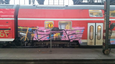 Graffiti Train - Photo by Hobbyspotter