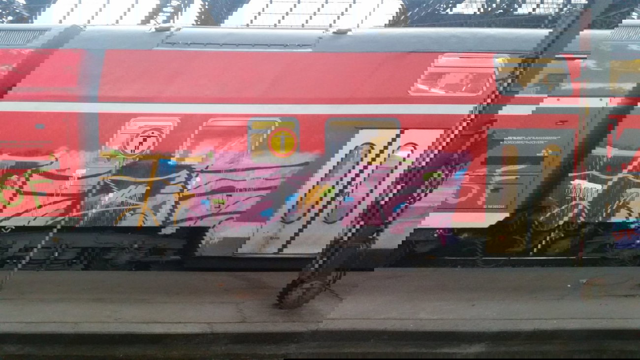 Graffiti Train - Photo by Hobbyspotter