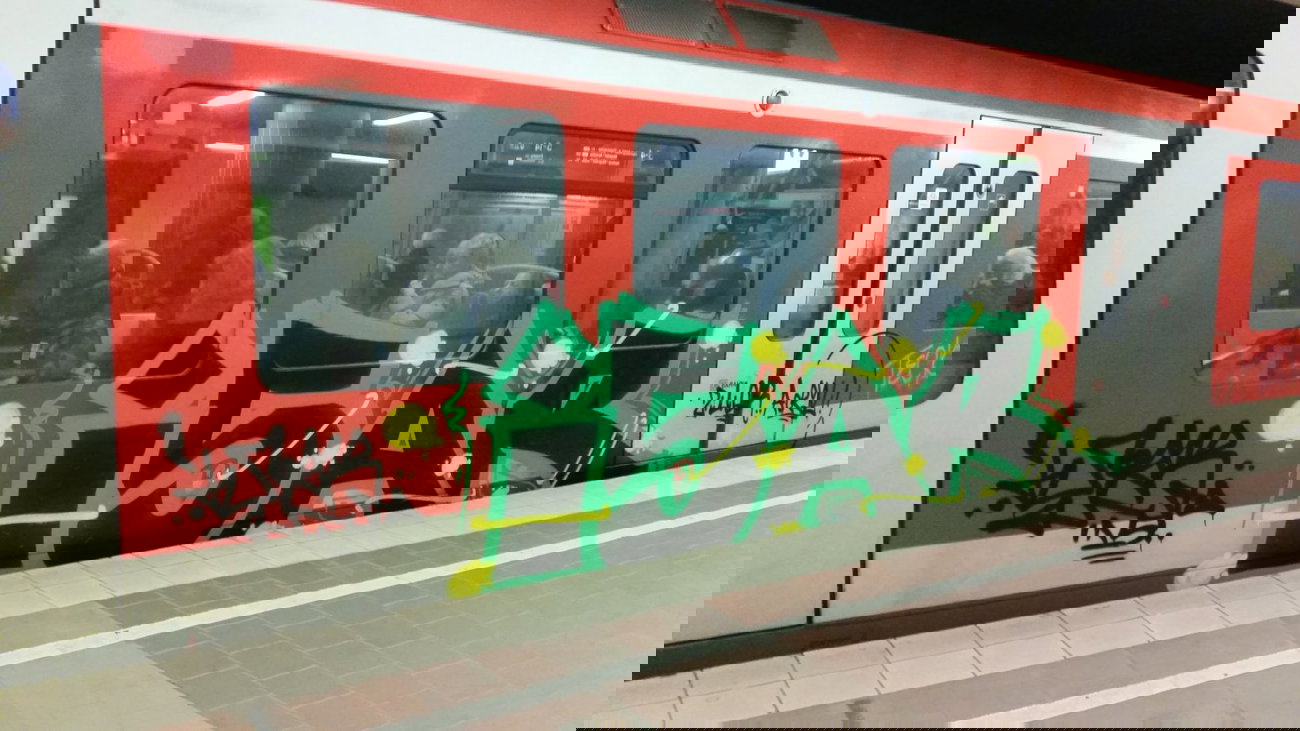 Graffiti Train - Photo by Hobbyspotter