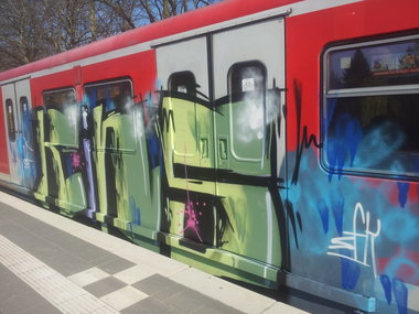 Graffiti Train - Photo by Hobbyspotter (2014)