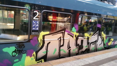 Graffiti Train - Photo by Hobbyspotter - 303, yrz, tazk
