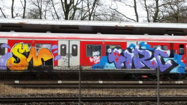 Graffiti Train - Photo by Hobbyspotter