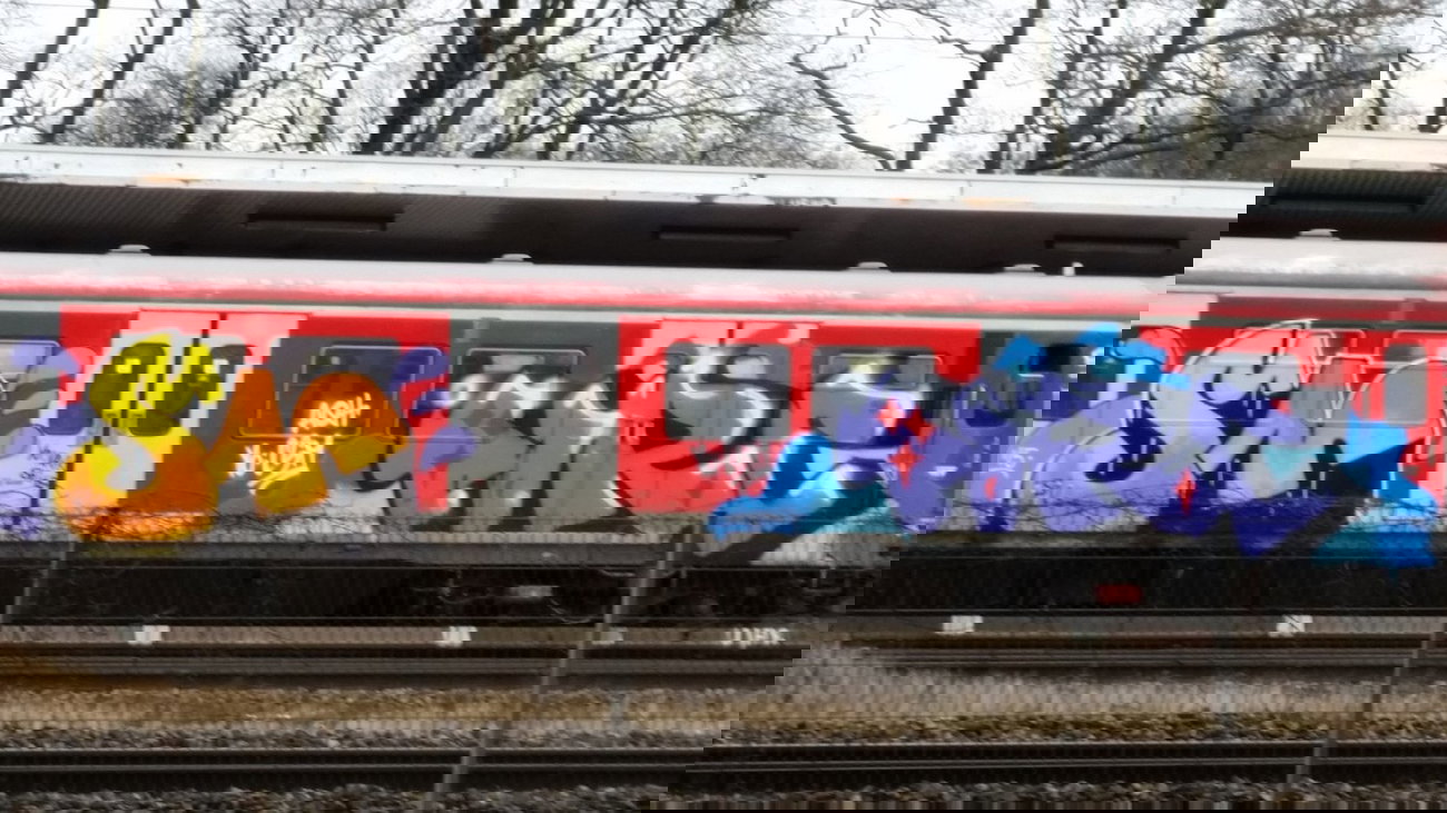 Graffiti Train - Photo by Hobbyspotter