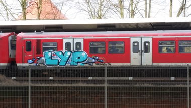 Graffiti Train - Photo by Hobbyspotter