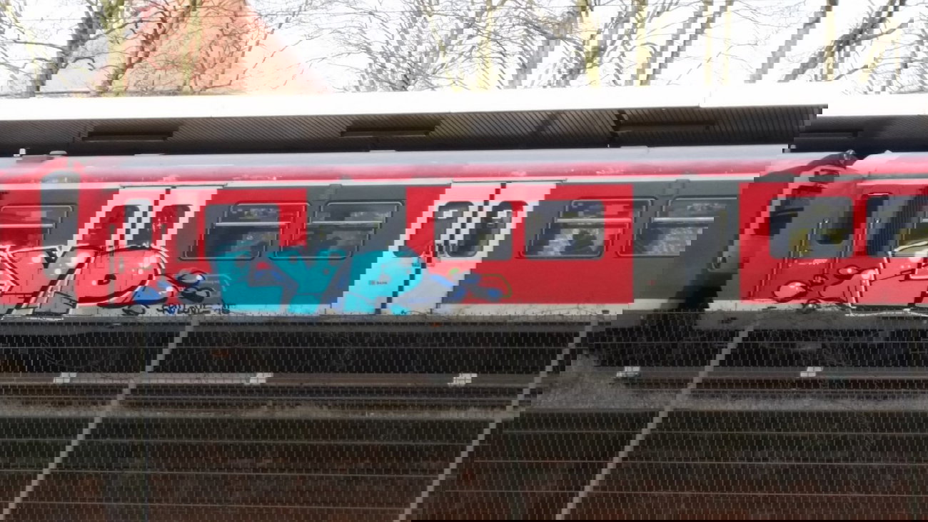 Graffiti Train - Photo by Hobbyspotter