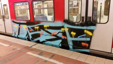 Graffiti Train - Photo by Hobbyspotter (2015)
