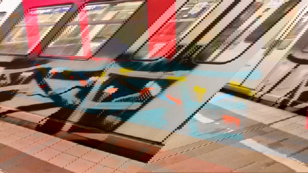 Graffiti Train - Photo by Hobbyspotter (2015)