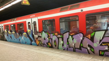 Graffiti Train - Photo by Hobbyspotter